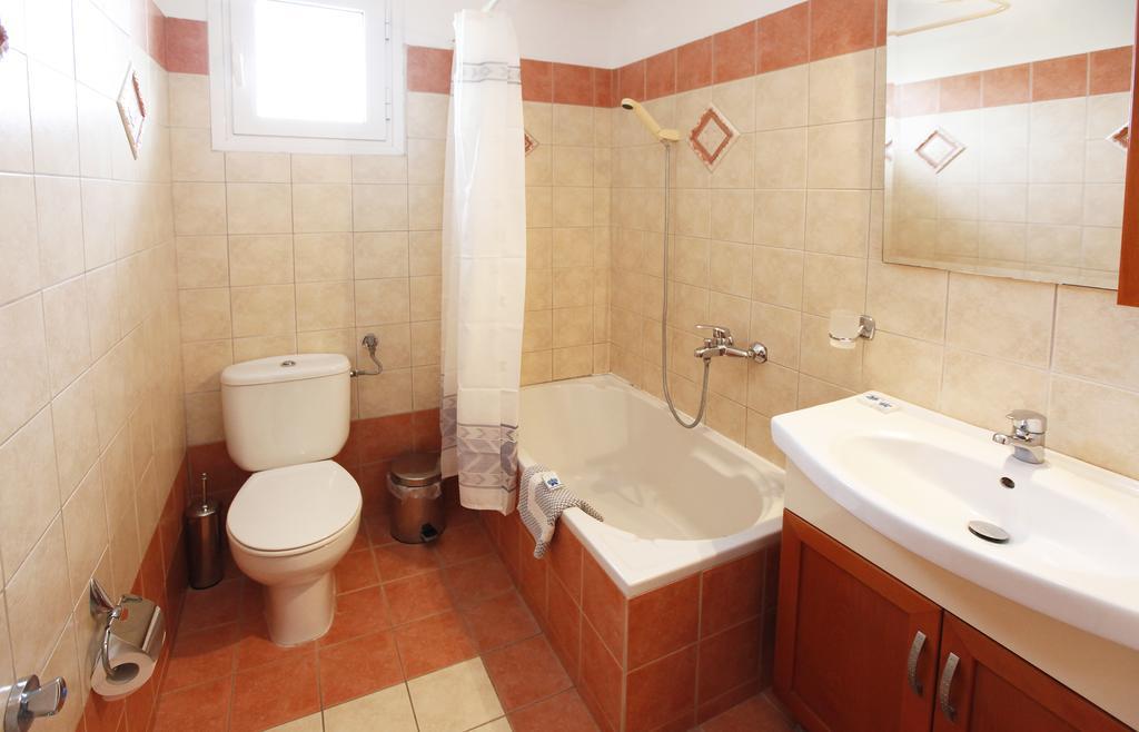 Chrisa Hotel Limenas  Room photo